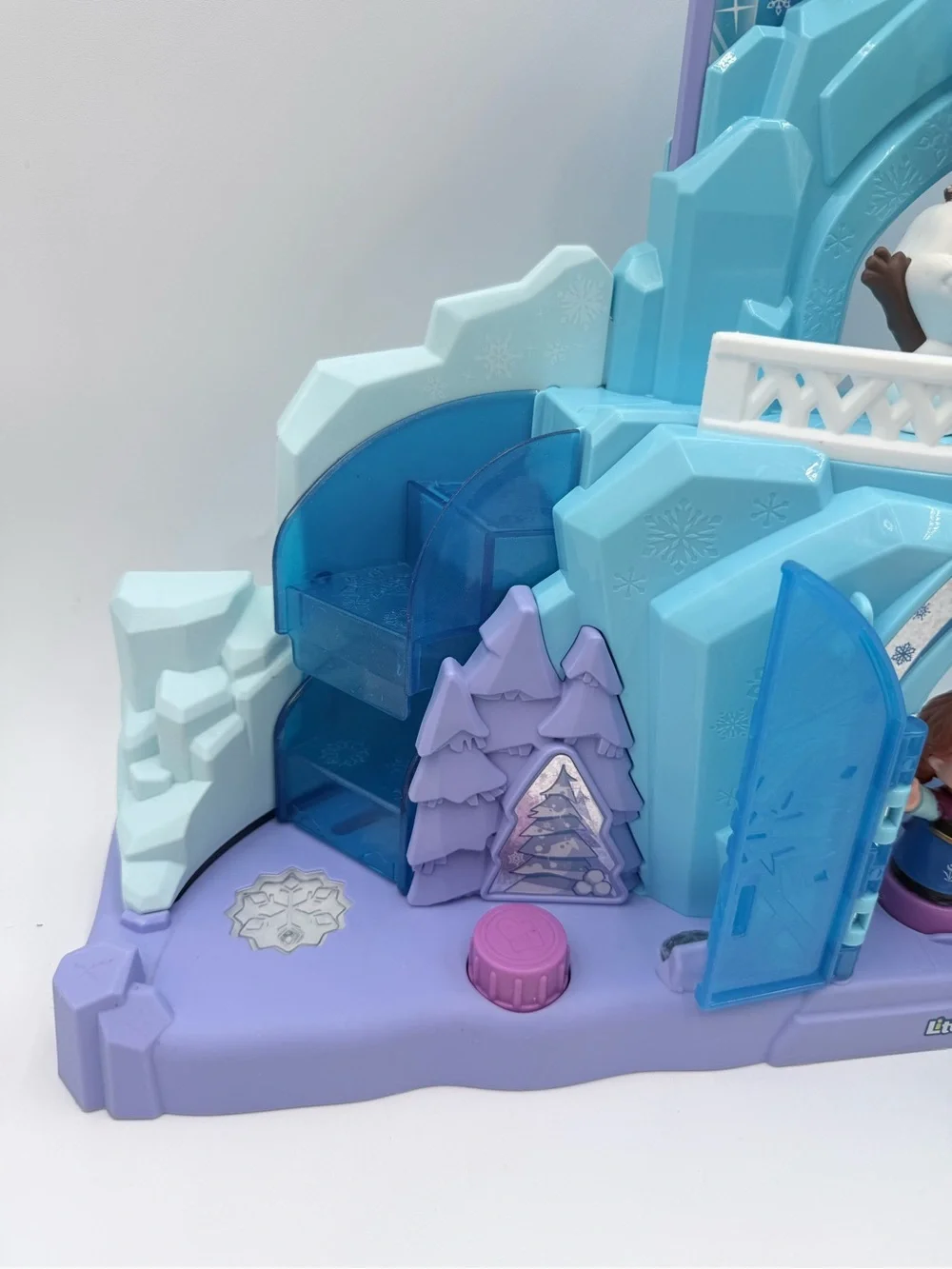 Fisher Price Little People Frozen Elsa Ice Castle Musical Playset With Sleigh